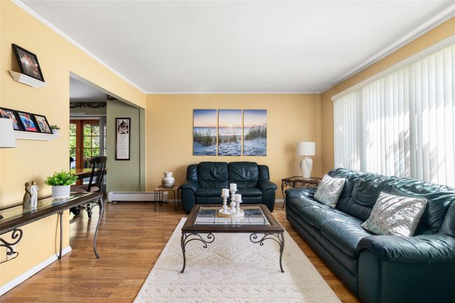 7 Garnet Ln, House other with 4 bedrooms, 2 bathrooms and 2 parking in Plainview NY | Image 5