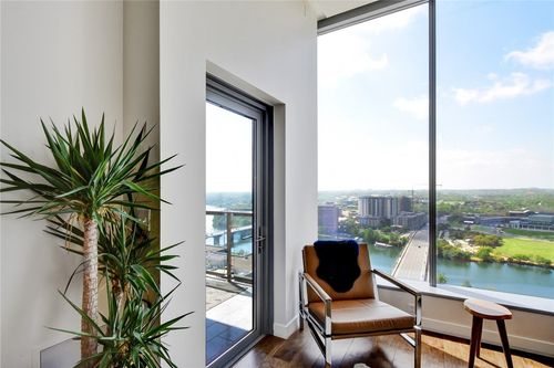 apt-2005-210 Lavaca St, Austin, TX, 78701-4583 | Card Image