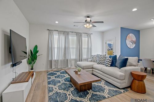 5618 Cottage Lake Dr, Baton Rouge, LA, 70820-5228 | Card Image