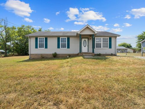 900 Garrettsburg Rd, Clarksville, TN, 37042-3252 | Card Image