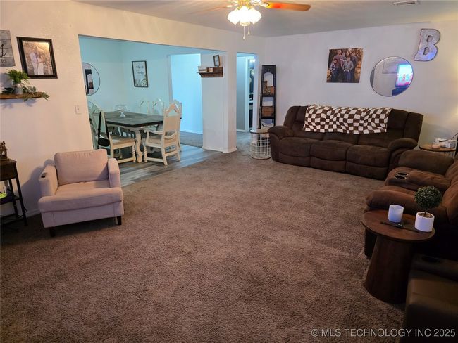 Large Living Room | Image 6