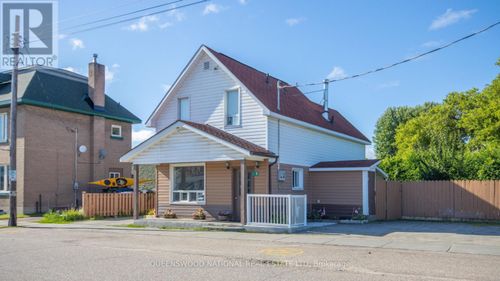 41 Inglis St, Barrys Bay, ON, K0J1B0 | Card Image