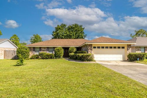105 Oakmont Dr, Slidell, LA, 70460-5126 | Card Image