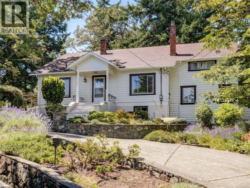 3908 Ascot Dr, Victoria, BC, V8P3S1 | Card Image