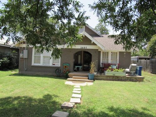 1605 6th St, Brownwood, TX, 76801-4440 | Card Image