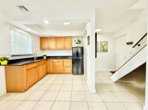 apt-4-30 Sw 11th Ave, Miami, FL, 33130-1041 | Card Image