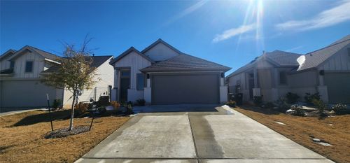 252 Los Olives Ln, Liberty Hill, TX, 78642-2543 | Card Image