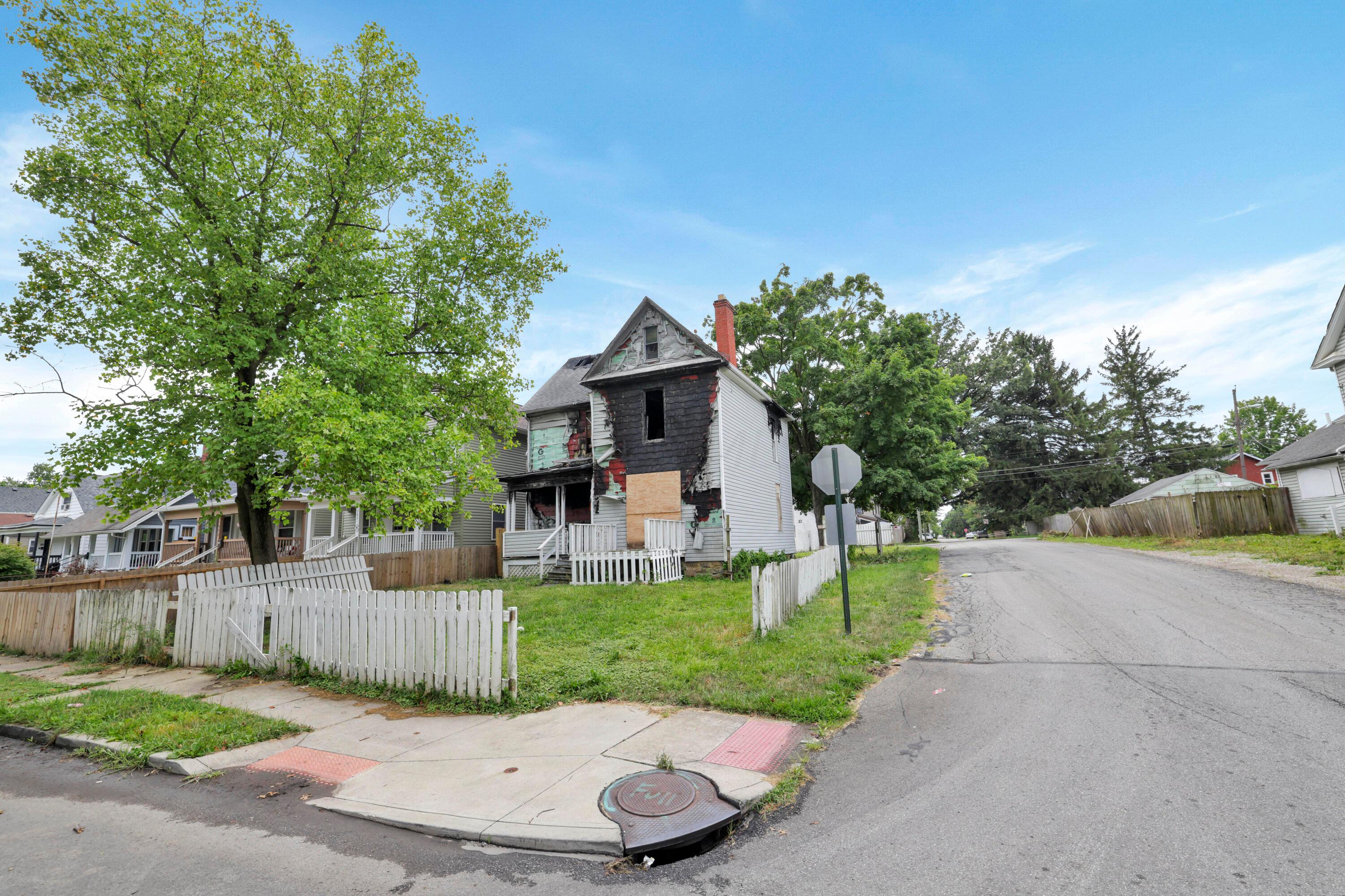Genessee Ave, Columbus, OH 43211