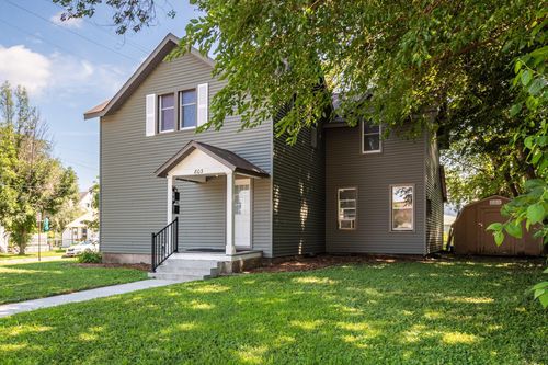 803 W 5th St, Winona, MN, 55987-5117 | Card Image