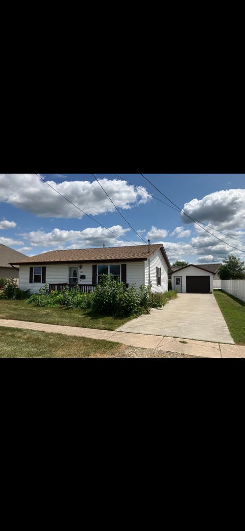 1115 S Broadway St, Coal City, IL, 60416-1805 | Card Image