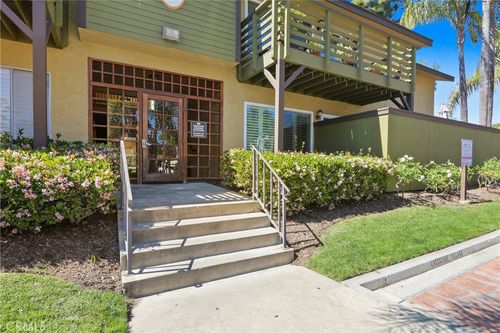 1440 W Lambert Rd, La Habra, CA, 90631-6582 | Card Image