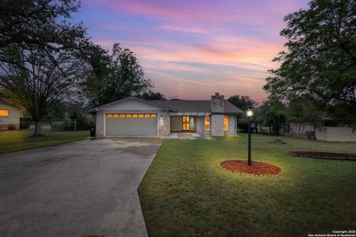 109 Briarwood Ln, Kerrville, TX, 78028-9512 | Card Image