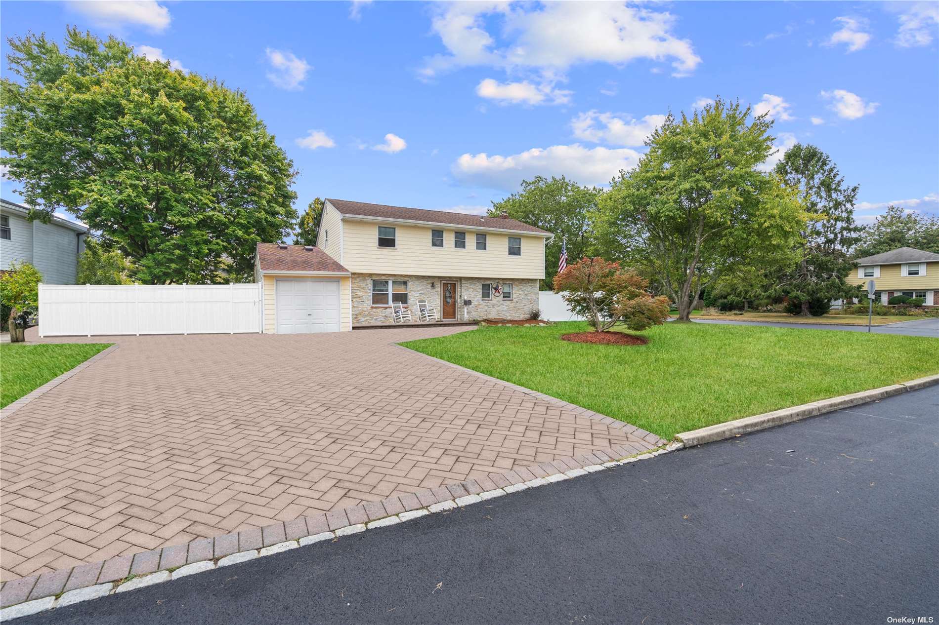 2 Wensley Lane, For Sale in East Islip Zoocasa