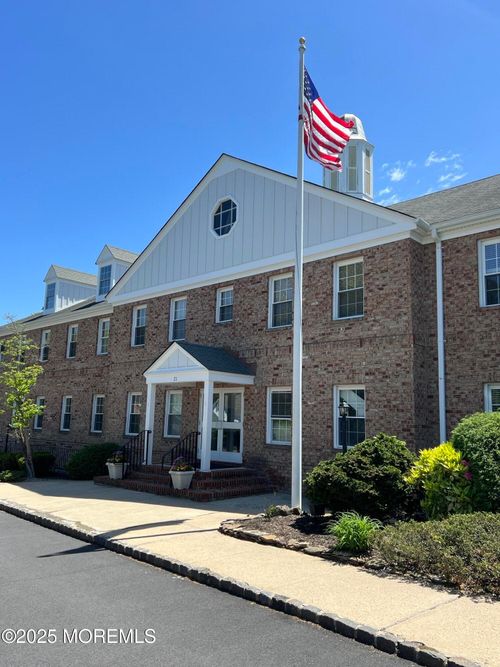 21 Cedar Ave, Fair Haven, NJ, 07704-3264 | Card Image