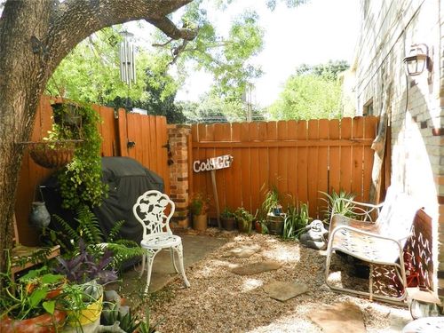 7-2300 Hancock Dr, Austin, TX, 78756-2542 | Card Image