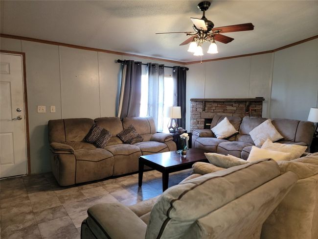 3007 Trail Loop S, House other with 3 bedrooms, 2 bathrooms and null parking in Rosharon TX | Image 5