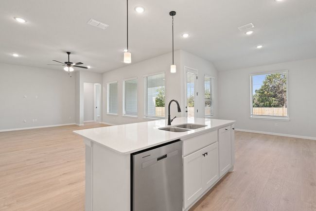 280 Treadwell Ln, House other with 3 bedrooms, 2 bathrooms and 4 parking in Kyle TX | Image 8