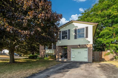 66 Nicholson Cres, Amherstview, ON, K7N1X1 | Card Image