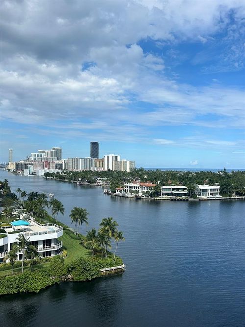 apt-1042-20515 E Country Club Dr, Aventura, FL, 33180-3443 | Card Image