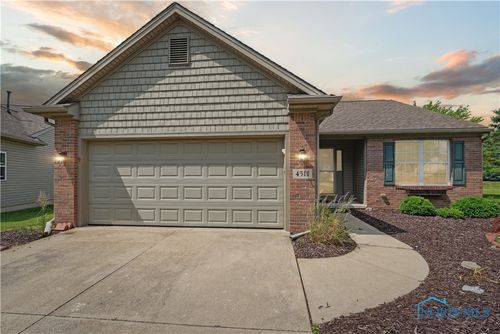 4511 Harbour Creek Ct, Maumee, OH, 43537-9230 | Card Image