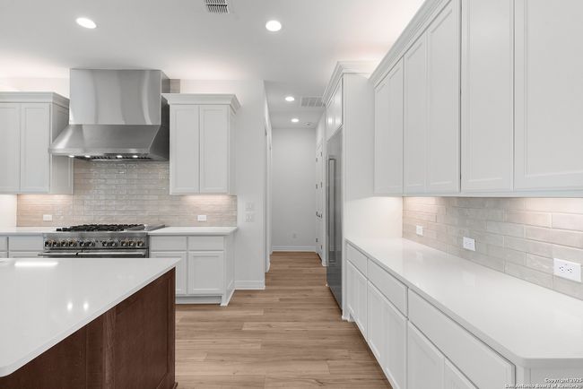 8166 Blue Oak, House other with 4 bedrooms, 5 bathrooms and null parking in Garden Ridge TX | Image 16