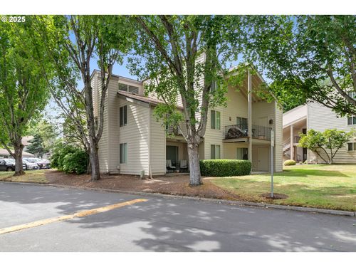 10137 Sw Trapper Ter, Beaverton, OR, 97008-7857 | Card Image