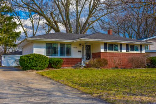 9133 Foliage Ln, Munster, IN, 46321-3401 | Card Image