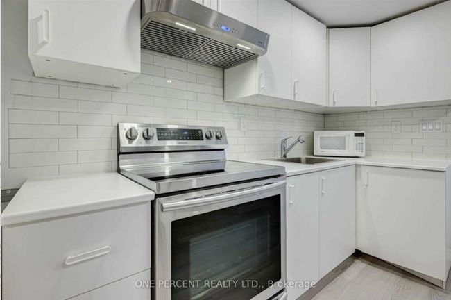 BSMT - 72 Ashton Rd, House other with 2 bedrooms, 1 bathrooms and 1 parking in Newmarket ON | Image 4
