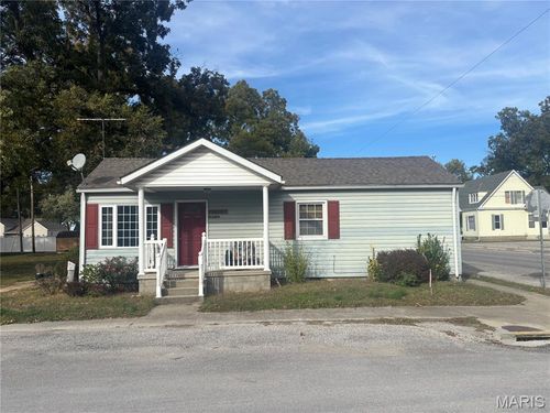 11 W Elm St, Aviston, IL, 62216-3670 | Card Image