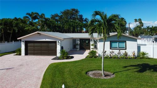 119 8th St, BELLEAIR BEACH, FL, 33786-3220 | Card Image