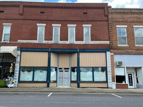 204 S Main St, Marion, KY, 42064-1543 | Card Image