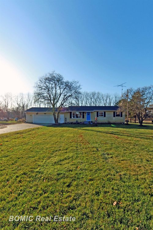 14185 Taylor Rd, Millington, MI, 48746-9230 | Card Image