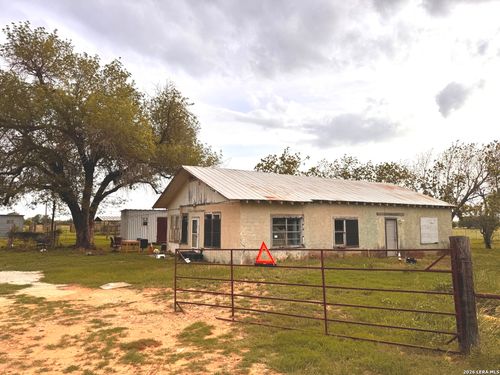 1115 County Road 669, Devine, TX, 78016-4166 | Card Image