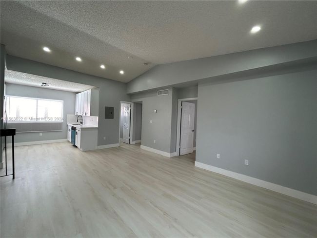 24 - 6375 W 27 Th Way, Condo with 2 bedrooms, 2 bathrooms and null parking in Hialeah FL | Image 7