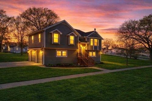 801 N Davis St, Hamilton, MO, 64644-1179 | Card Image