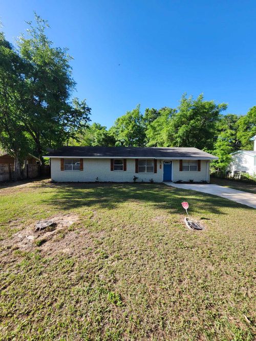 805 Greenleaf Dr, Tallahassee, FL, 32305-7519 | Card Image