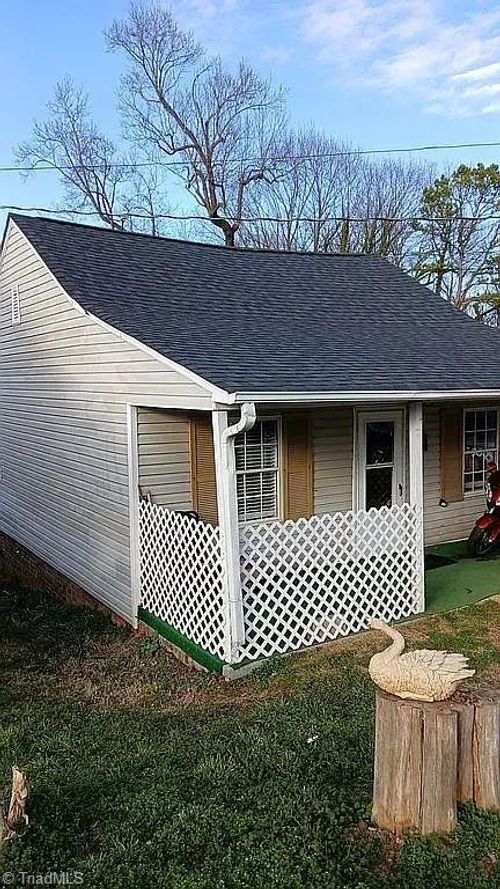 325 Dixie Broadway, Winston Salem, NC, 27127-2104 | Card Image