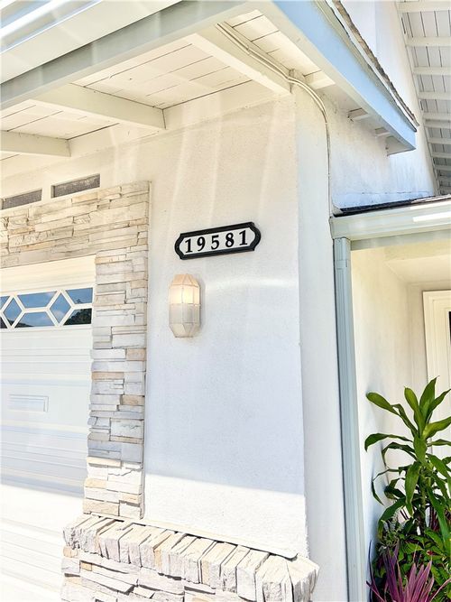 19581 Sanderson Ln, Huntington Beach, CA, 92646-3435 | Card Image
