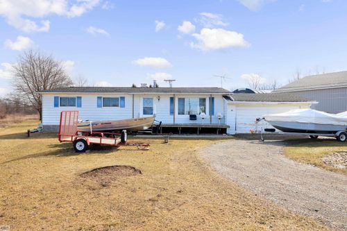 10635 Gratiot Ave, Casco, MI, 48064-1010 | Card Image