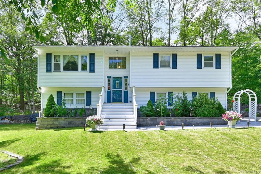 Skyline Dr, Highland Mills, NY 10930