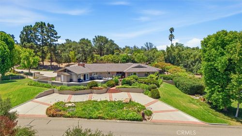 2184 Arrowhead Dr, Santa Maria, CA, 93455-5748 | Card Image