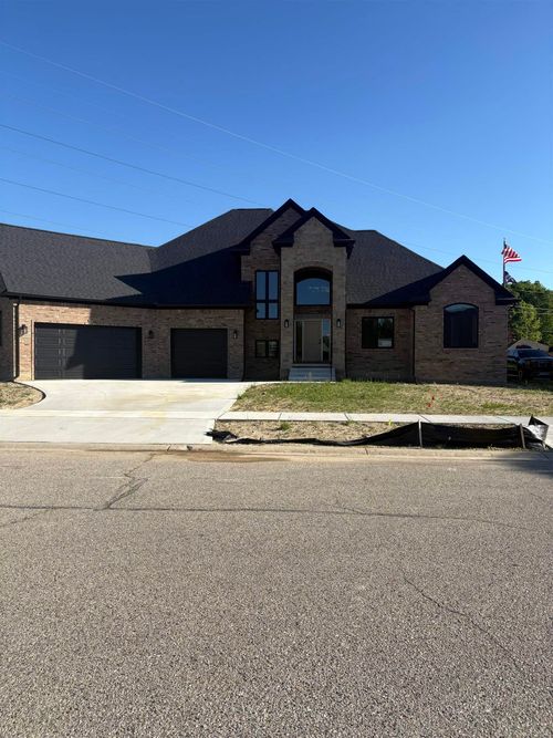 10505 Excalibur Dr, Shelby Twp, MI, 48315-6693 | Card Image