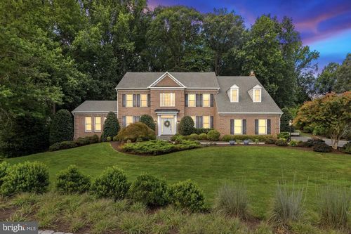 9709 Brookstone Ln, VIENNA, VA, 22182-1998 | Card Image
