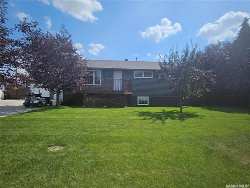 406 1st Ave E, Lampman, SK, S0C1N0 | Card Image