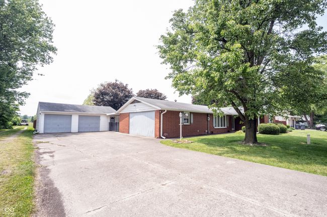9461 N County Road 800 W, House other with 3 bedrooms, 2 bathrooms and null parking in Middletown IN | Image 6