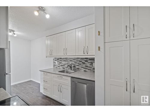 16-14215 82 St Nw, Edmonton, AB, T5E2V7 | Card Image
