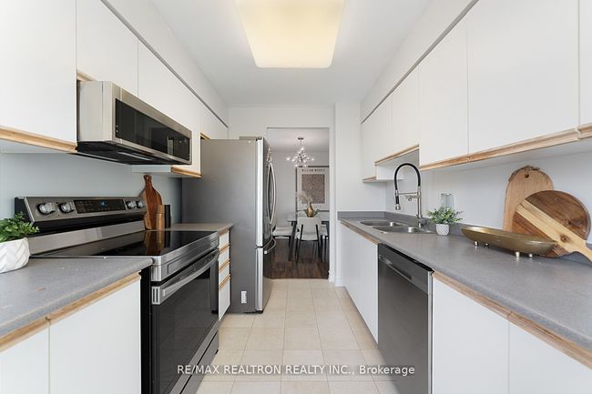 307 - 110 Promenade Cir, Condo with 2 bedrooms, 2 bathrooms and null parking in Vaughan ON | Image 31