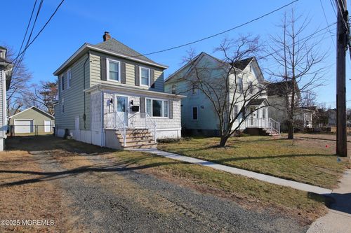 197 Church St, Belford, NJ, 07718-1530 | Card Image