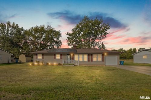 8 Ronnies Ter, Centralia, IL, 62801-4435 | Card Image