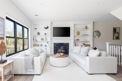 242 Maple Ln, Southold, NY, 11971 | Card Image